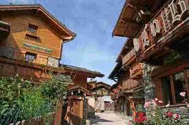 Ruelles du vieux village de Montchavin
